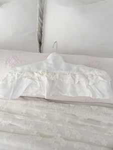 Ruffled lace linen hanger cover