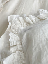 Load image into Gallery viewer, New white queen rachel Ashwell couture dutchess petticoat linen duvet cover