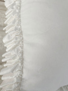 Bella notte retired white velvet and silk standard sham