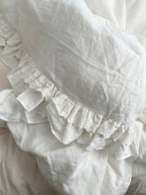 Load image into Gallery viewer, New white queen rachel Ashwell couture dutchess petticoat linen duvet cover