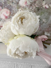 Load image into Gallery viewer, Bouquet half dozen real feel peonies